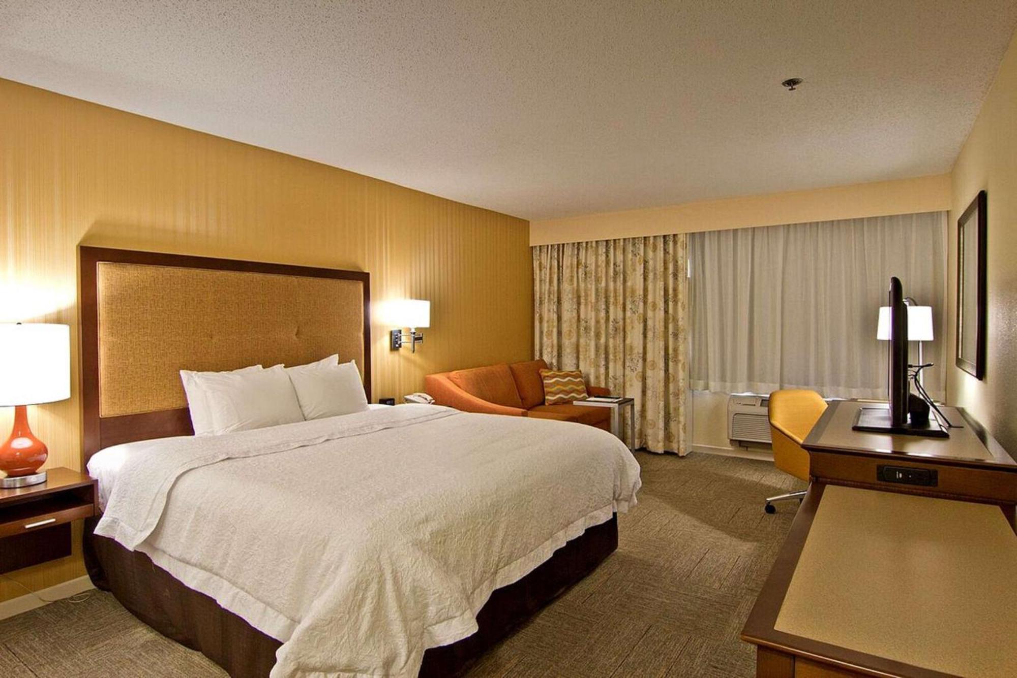 Hotel Hampton & 3*